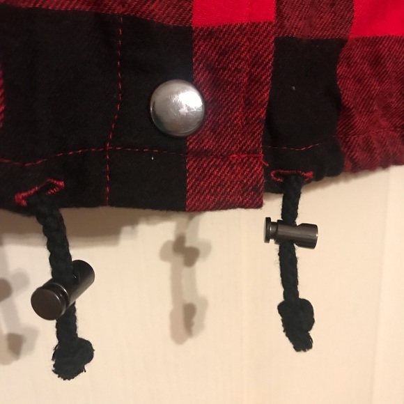 NWT-Women’s lightweight flannel plaid shirt w/snap closure, hood & drawstring - Picture 4 of 9